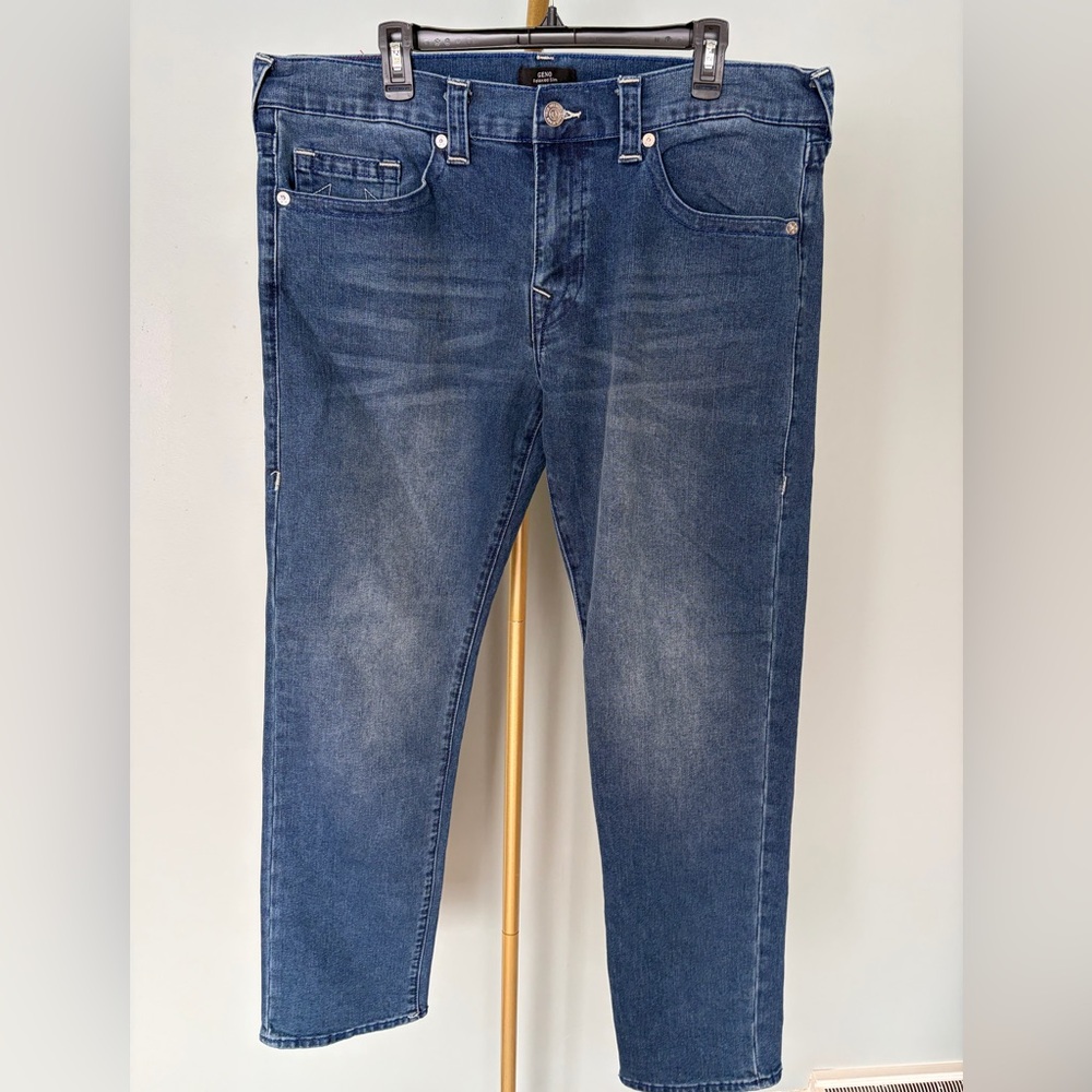 True Religion Denim Jeans Geno Relaxed Slim with Signature Stitching Size 36